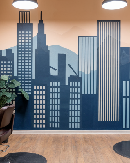 Badigeonner son salon avec style : déco murale peinture vives