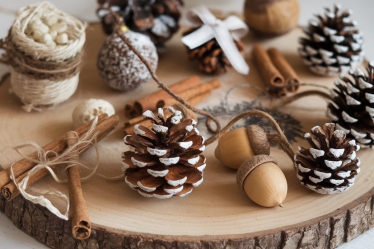 Créer des boules de Noël écolo : des DIY simples et festifs